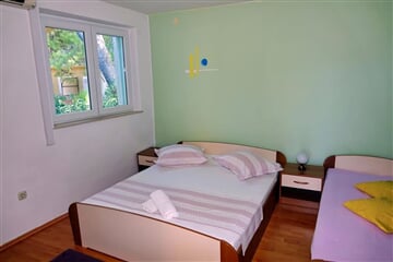 Baška Voda - Roza vila ***