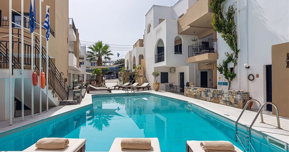 Hotel-Nami-Suites-1