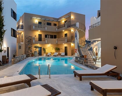 Hotel-Nami-Suites-15