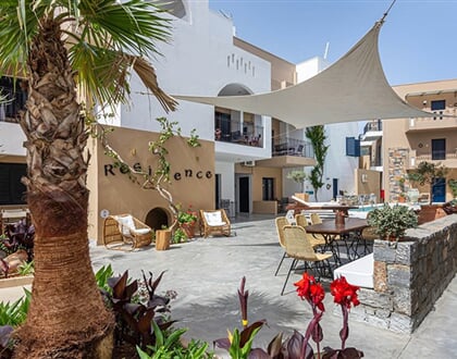 Hotel-Nami-Suites-4
