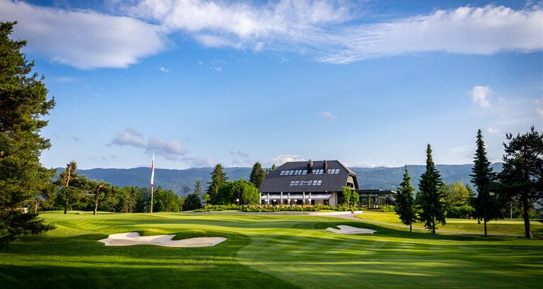 223   9th hole approach on the King`s Course, Royal Bled