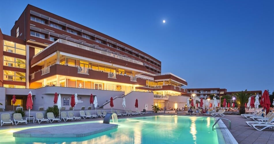Hotel_Albatros_Plava_Laguna_2021_Swimming_Pool-8-1024x683