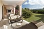 VILA C - veranda s posezením a grilem, Cannigione, Sardinie, Itálie