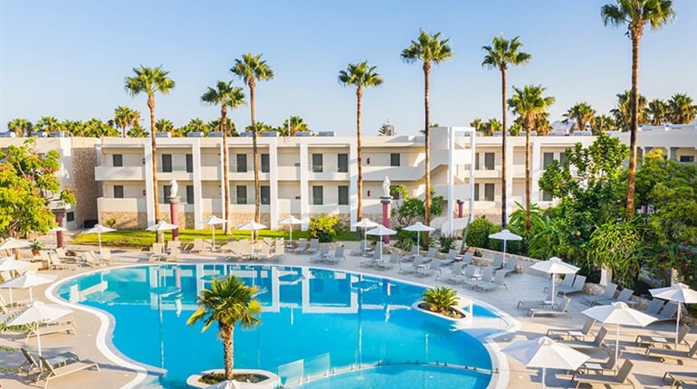 Hotel Apollon: fotografie vybavení exteriérů a interiérů ubytování.