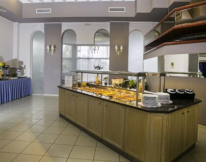Hotel Happy Days: fotografie vybavení exteriérů a interiérů ubytování.