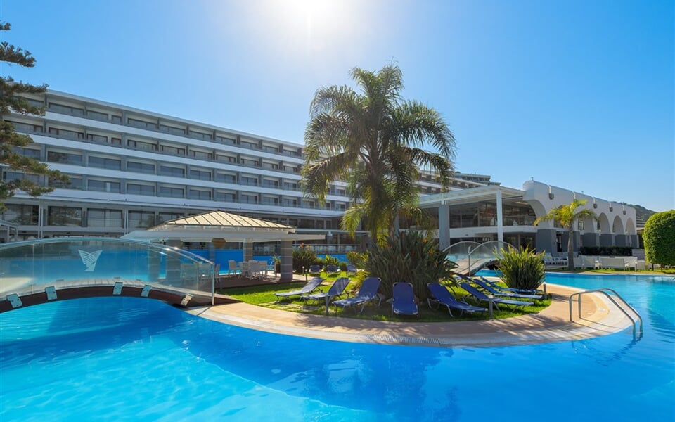 HOTEL-OCEANIS-POOL-6