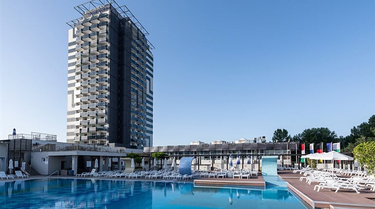 Hotel Burgas Beach: fotografie vybavení exteriérů a interiérů ubytování.