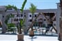 Hotel Porto Greco Village Beach: fotografie vybavení exteriérů a interiérů ubytování.