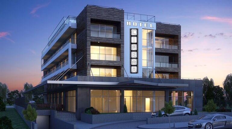 Hotel Cinema: fotografie vybavení exteriérů a interiérů ubytování.