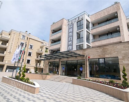 Cinema-Hotel-1