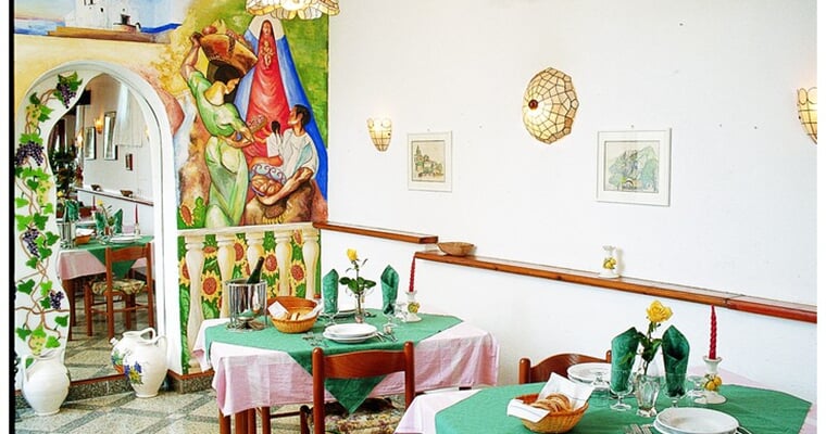 Residence Park Hotel Villa Marinú, Forio (1)