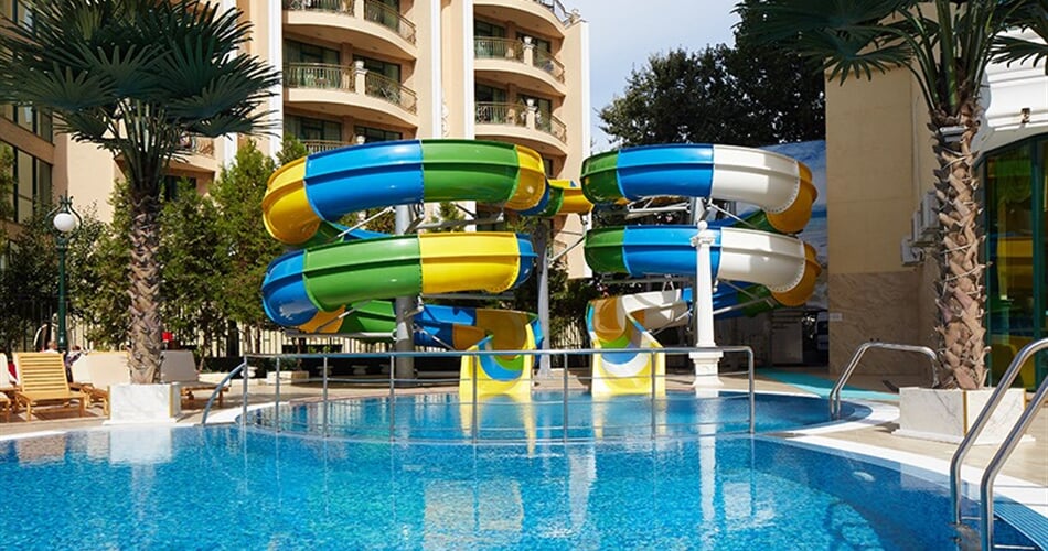Hotel Planeta & Aqua Park: fotografie vybavení exteriérů a interiérů ubytování.