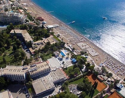 Hotel Montenegro Beach Resort: fotografie vybavení exteriérů a interiérů ubytování.