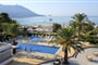 Hotel Montenegro Beach Resort: fotografie vybavení exteriérů a interiérů ubytování.