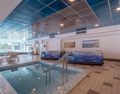 Hotel Montenegro Beach Resort: fotografie vybavení exteriérů a interiérů ubytování.