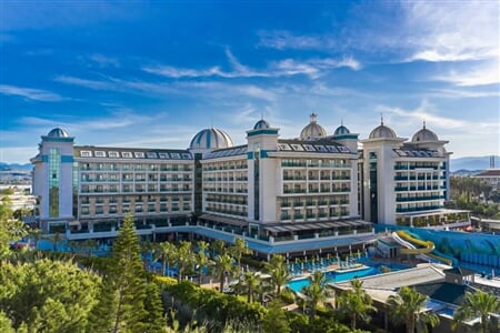 Luna Blanca Resort
