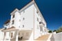 Pohled na Residenci Baia Marina, Orosei, Sardinie