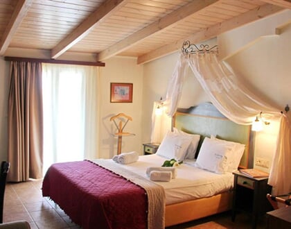 Hotel Vassiliki Bay: fotografie vybavení exteriérů a interiérů ubytování.