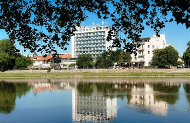 Piešťany, Magnólia – Seniorský pobyt