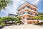 Apartmánový dům Ianos (Janos): fotografie vybavení exteriérů a interiérů ubytování.