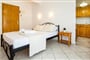 Apartmánový dům Ianos (Janos): fotografie vybavení exteriérů a interiérů ubytování.