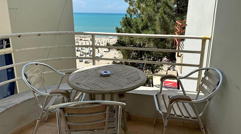 Aparthotel Espana: fotografie vybavení exteriérů a interiérů ubytování.