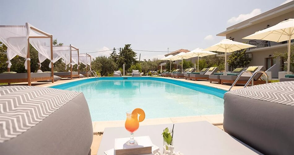 Avaton-Garden-Hotel-1