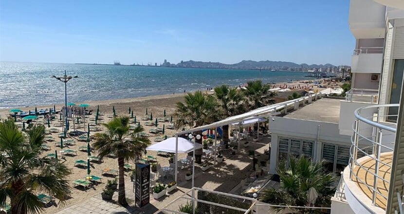 Wave-Beachfront-Apartments-1