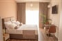 Wave-Beachfront-Apartments-10