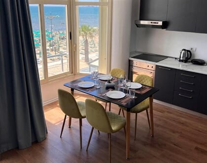 Wave-Beachfront-Apartments-19