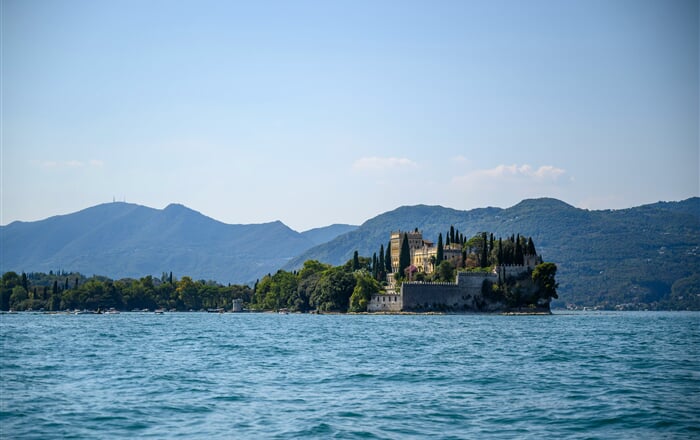 michel bosma nlpEFOcx91U unsplash isola del garda