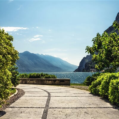 karsten wurth u96CENN2tuY unsplash riva del garda