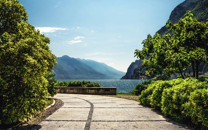 karsten wurth u96CENN2tuY unsplash riva del garda