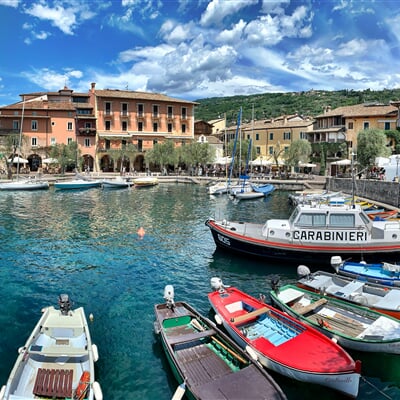 collin croome Ez3Mfby8jKg unsplash torri del benaco