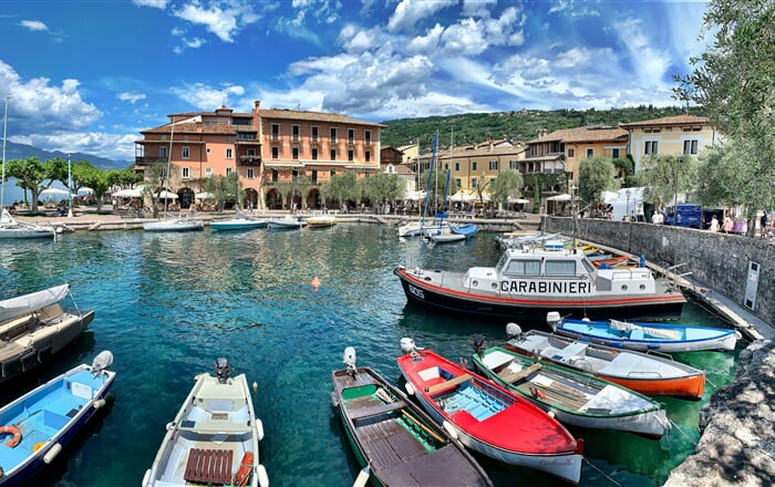 collin croome Ez3Mfby8jKg unsplash torri del benaco