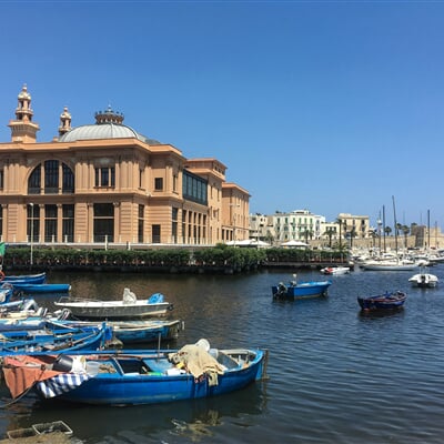 maria bobrova wNxEJbExriM unsplash bari