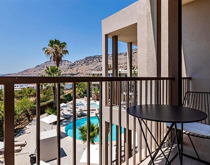 Hotel White Olive Premium Lindos: fotografie vybavení exteriérů a interiérů ubytování.