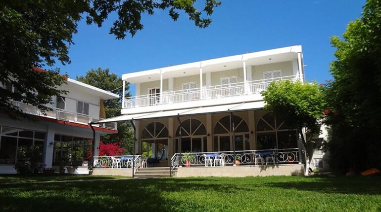 Hotel Avra Beach - Lefkada: fotografie vybavení exteriérů a interiérů ubytování.