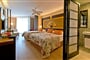 Hotel Limak Lara Deluxe & Resort: fotografie vybavení exteriérů a interiérů ubytování.