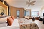 Hotel Limak Lara Deluxe & Resort: fotografie vybavení exteriérů a interiérů ubytování.