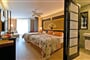 Hotel Limak Lara Deluxe & Resort: fotografie vybavení exteriérů a interiérů ubytování.