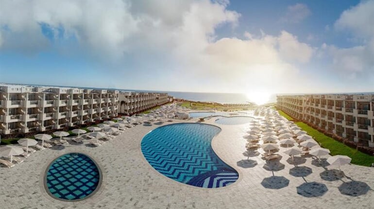 Hotel Sirena Beach Resort & SPA: fotografie vybavení exteriérů a interiérů ubytování.