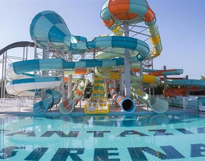 Hotel Sirena Beach Resort & SPA: fotografie vybavení exteriérů a interiérů ubytování.