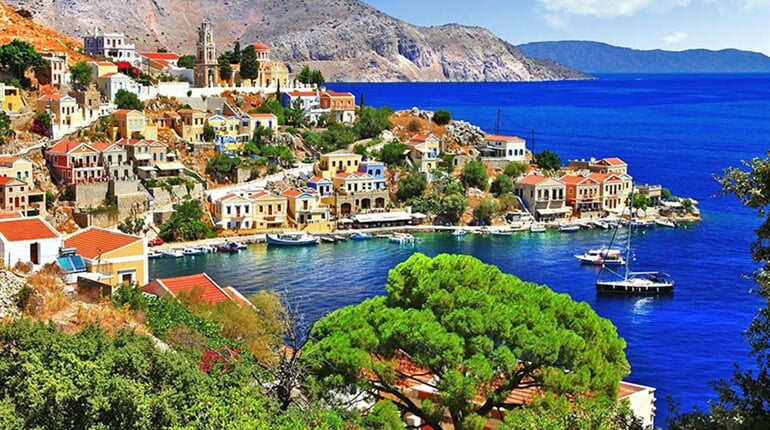 Hotel Iapetos Village - Symi: fotografie vybavení exteriérů a interiérů ubytování.