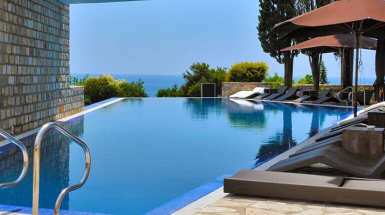 Hotel Avala Resort & Villas: fotografie vybavení exteriérů a interiérů ubytování.