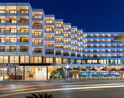 Hotel Blue Sky City Beach: fotografie vybavení exteriérů a interiérů ubytování.