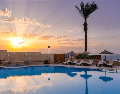 Hotel Blue Sky City Beach: fotografie vybavení exteriérů a interiérů ubytování.