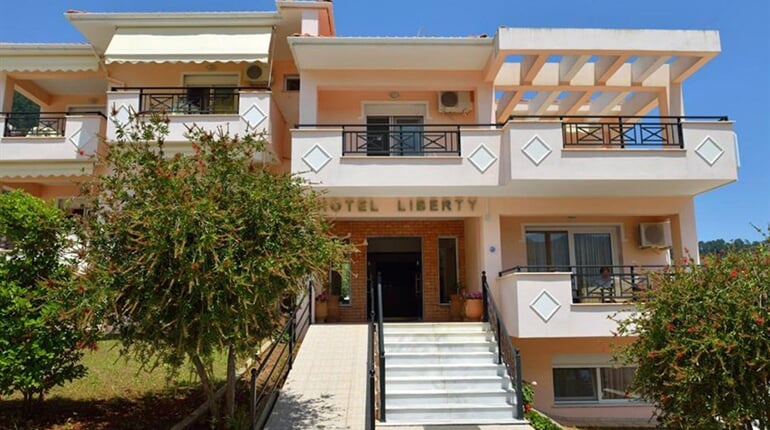 Hotel Liberty - Thassos: fotografie vybavení exteriérů a interiérů ubytování.
