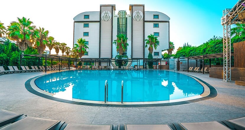 Orfeus-Queen-Mimari-Hotel-2