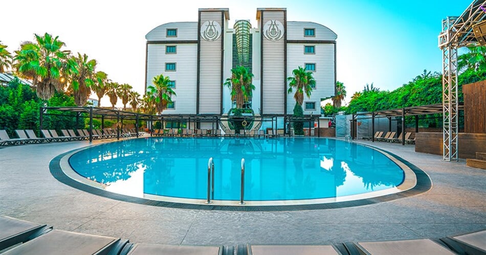 Orfeus-Queen-Mimari-Hotel-2